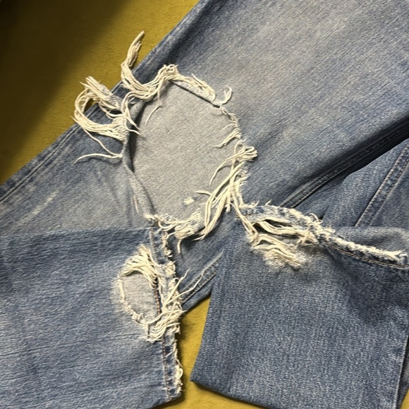 Moussy Vintage's Marshall Boy Skinny Jeans
Size 29 EUC 2 - Picture 11 of 14